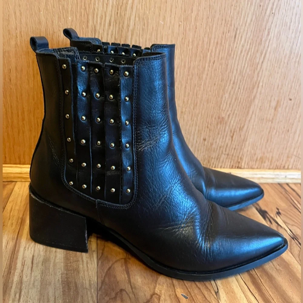Carvela 7.5 pull on tall Chelsea Pointy Ankle Boots Booties Black Leather Studs